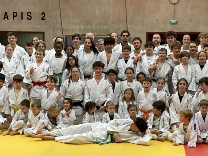Image de l'actu 'Entraînement de Noël et remise de ceintures'
