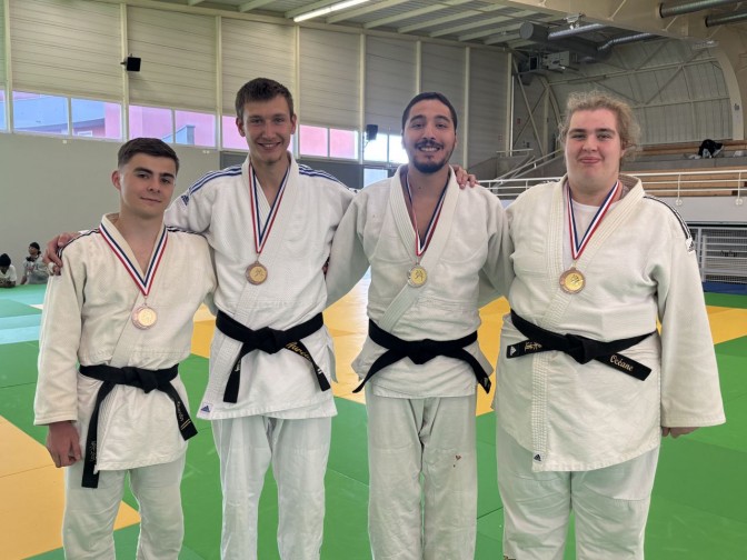 Image de l'actu 'Championnat de Bourgogne / Franche-Comté Senior 3ème Division : Océane, Quentin, Aurélien et Elias qualifiés pour le Championnat de France'